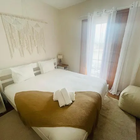 Dom wakacyjny Casa Sonia Great Location Quiet Area Easy Access Óbidos